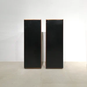 Armari de melamina de color negre 45x30x130cm en venda a cabauoportunitats.com