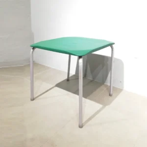 Taula de bar de 70x70x72 cm de segona mà en molt bon estat en venda a cabauoportuntiats.com Balaguer - Lleida - Catalunya