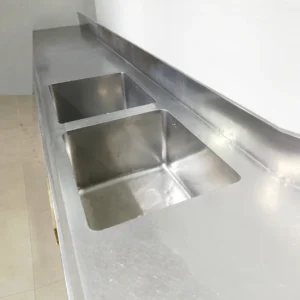 Taula de treball d'inox amb 2 picas de segona mà en venda a cabauoportunitats.com Balaguer - Lleida - Catalunya