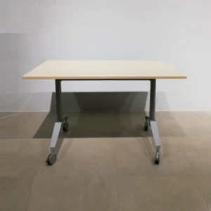 Taula plegable de melamina de 180x80cm amb tara estètica en venda a cabauoportunitats.com Balaguer - Lleida - Catalunya