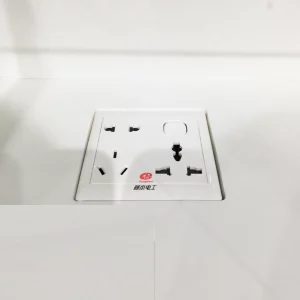 Vitrina de vidrio de 45x50x188cm de segona mà en venda a cabauoportunitats.com