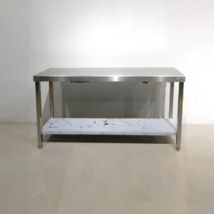 Taula d'acer inoxidable de 160x50x87cm de segona mà en venda a cabauoportunitats.com