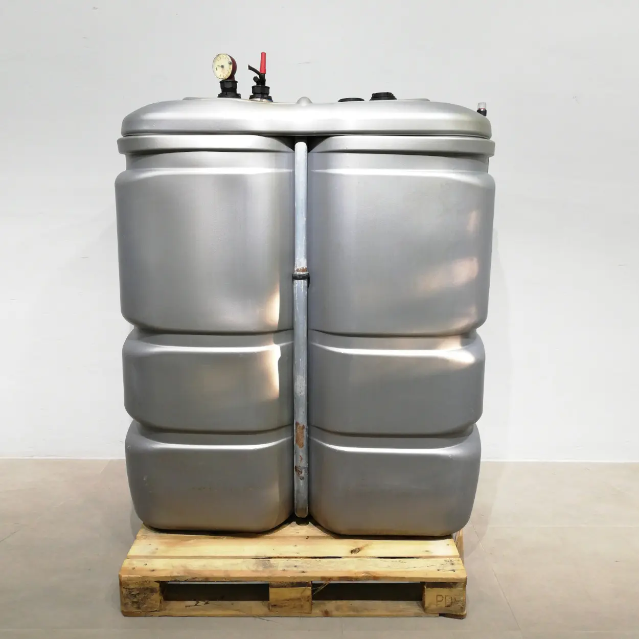 Réservoir Carré 1000 Litres Pour Essence/gasoil - Homologué, Dimensions 78x78x195cm, Polyéthylène Haute Densité