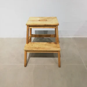 Escala de fusta de 2 graons de segona mà 50 cm en venda a cabauoportunitats.com