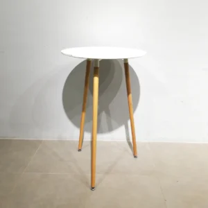 Taula alta de fusta de 70x70x108 cm de segona mà en venda a a cabauoportunitats.com