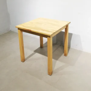 Mesa de madera de haya de 74x74cm de segunda mano en venta en cabauoportunitats.com