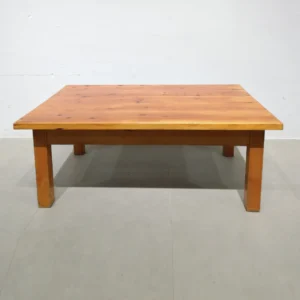 Taula de fusta baixa110x71x43 cm de segona mà en venda a cabauoportunitats.com