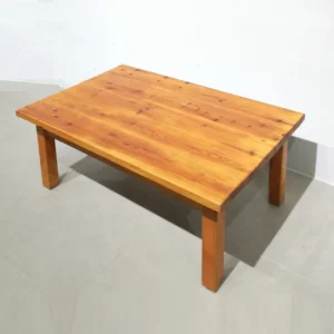 Taula de fusta baixa110x71x43 cm de segona mà en venda a cabauoportunitats.com