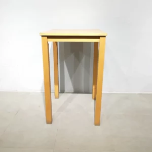 Taula de fusta 70x70x110 cm de segona mà a cabauoportunitats.com