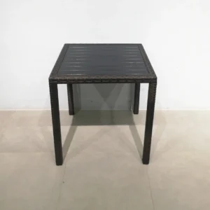 Mesa para terraza 70x70x74cm de segunda mano en cabauoportunitats.com