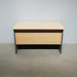 Escritorio de melamina de segunda mano en venta en cabauoportunitats.com