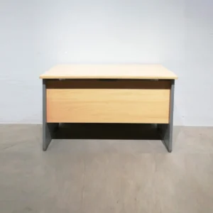 Escritorio de melamina de segunda mano en venta en cabauoportunitats.com