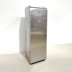 Frigorífico una puerta de segunda mano  en venta en cabauoportunitats.com