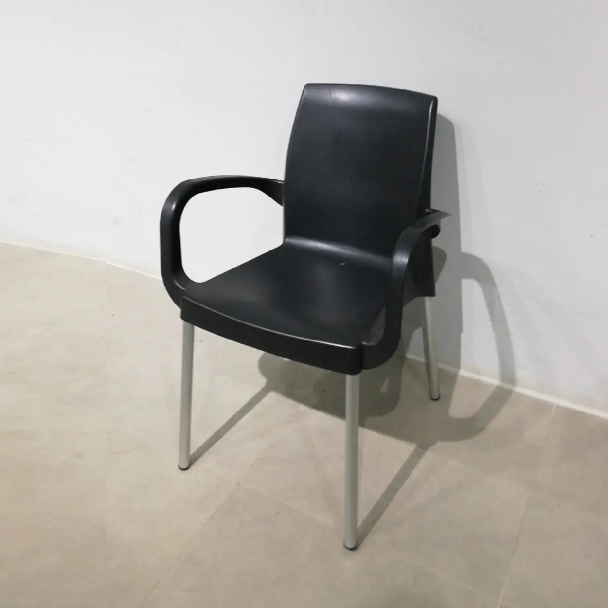 Sillas negras para terraza de segunda mano en buen estado en venta en cabauoportunitats.com