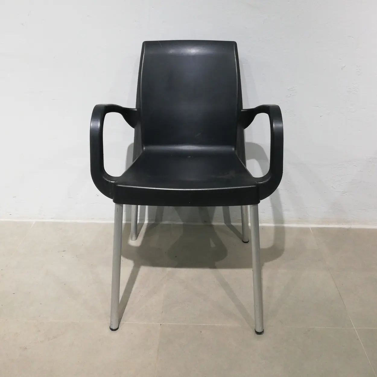 Sillas negras para terraza de segunda mano en buen estado en venta en cabauoportunitats.com