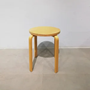Lot de 4 tamborets de fusta de segona mà en venda a cabauoportunitats.com
