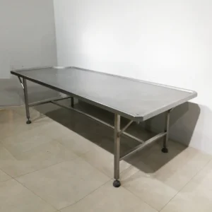 Mesa de acero inoxidable de 286x110x90 cm de segunda mano en venta en cabauoportunitats.com