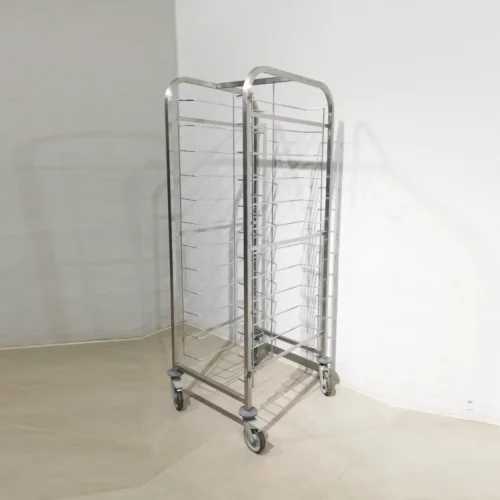 Carro de acero inoxidable para  12 bandejas de 49x60 cm de segunda mano en venta en cabauoportunitats.com