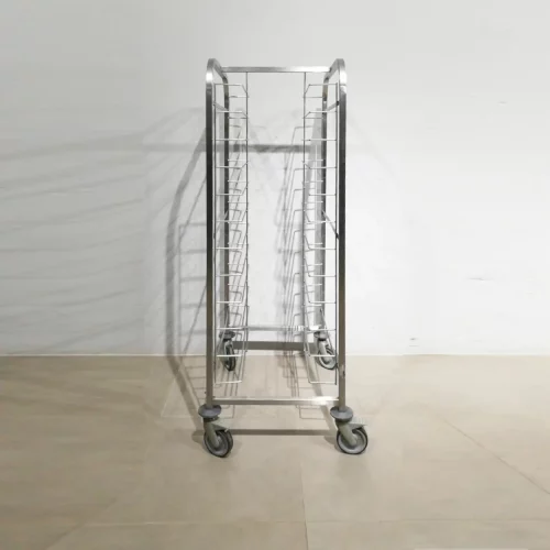 Carro de acero inoxidable para  12 bandejas de 49x60 cm de segunda mano en venta en cabauoportunitats.com