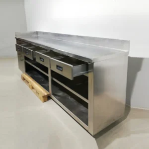 Taula d'acer inoxidable de 267x61x115cm de segona mà en venda a cabauoportunitats.com