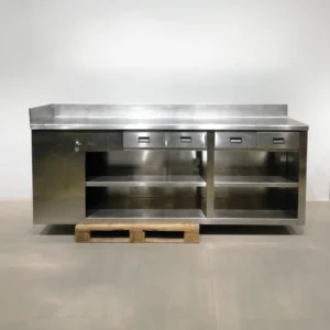Taula d'acer inoxidable de 267x61x115cm de segona mà en venda a cabauoportunitats.com