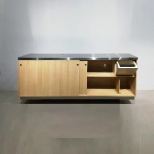 Mostrador de segunda mano de 240cm para tienda, almacén... en venta en cabauoportunitats.com