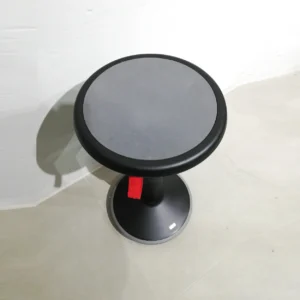 Tamboret de plàstic nou Ø33x66cm en venda a cabauoportunitats.com