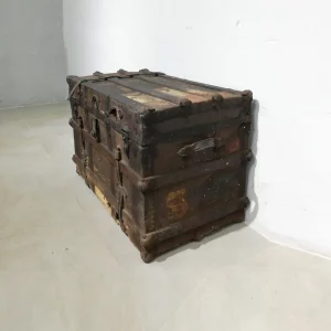Bagul de fusta antic 86x51x60 cm en venda a cabauoportunitats.com