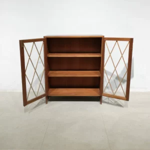 Armario antiguo modernista en venta en cabauoportunitats.com