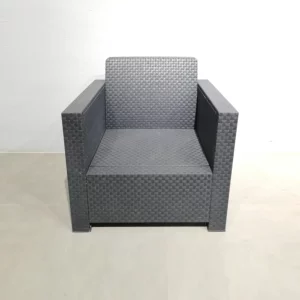Sillón de plástico para terraza y chillout de segunda mano