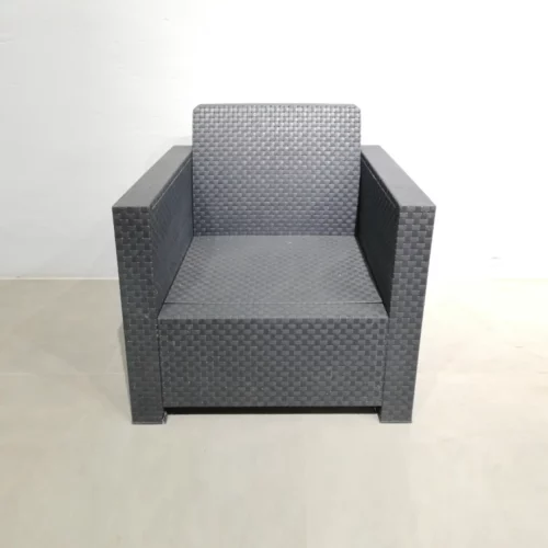 Sillón de plástico para terraza y chillout de segunda mano