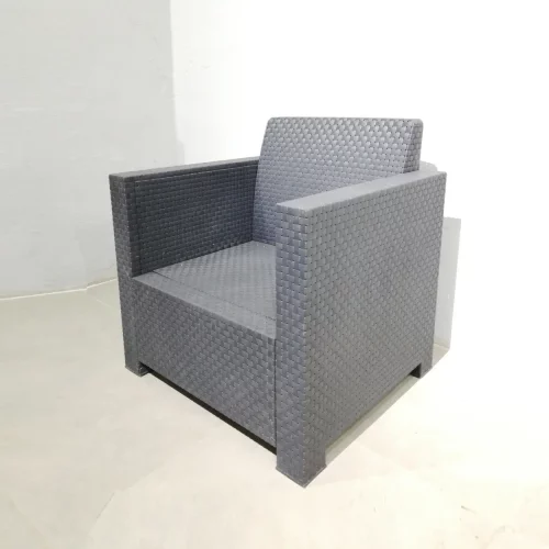 Sillón de plástico para terraza y chillout de segunda mano