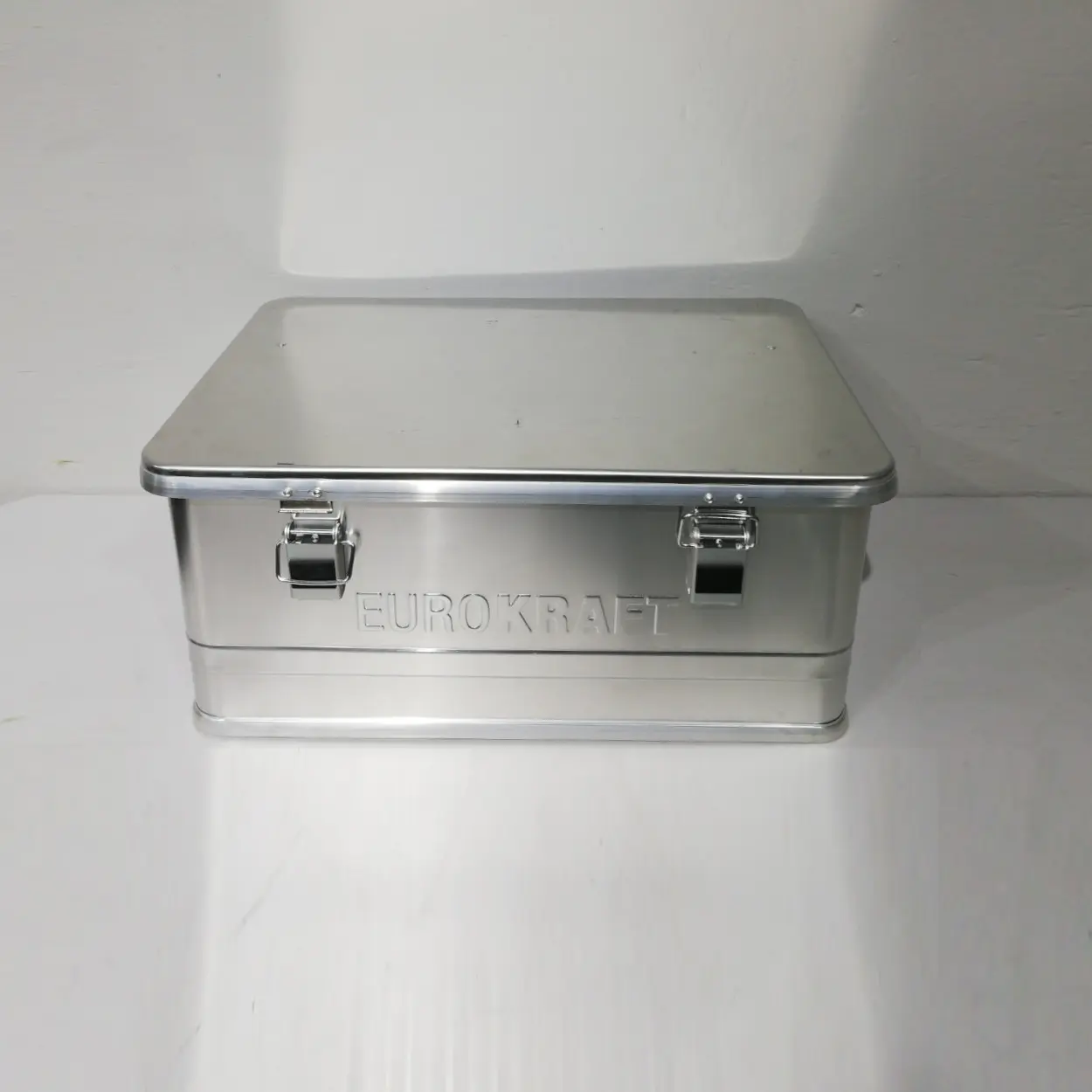 Caja de aluminio de 58x38x27 cm nueva en venta en cabauoportunitats.com