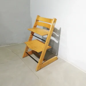 Trona infantil STROKKE TRIP TRAP de segunda mano en venta en cabauoportunitats.com