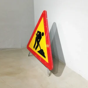 Senyal "Obres" 125x131 cm procedent d'un final d'estoc en venda a cabauoportunitats.com
