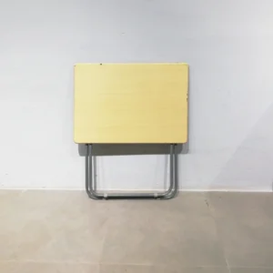 Mesa plegable de segunda mano 72x51x72 cm con tara estética en venta en cabauoportunitats.com