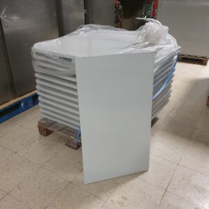Prestatgeria metàl·lica de 50x90cm de segona mà