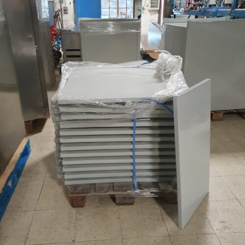 Prestatgeria metàl·lica de 50x90cm de segona mà