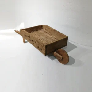 Carretilla decorativa de madera de segunda mano en venta en cabauoportunitats.com
