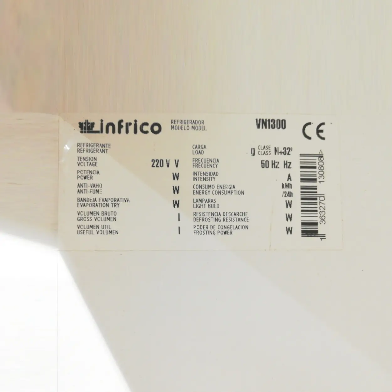 Vitrina expositora INFRICO (134x104x131cm) de segona mร per a botiga en venda a cabauoportunitats.com