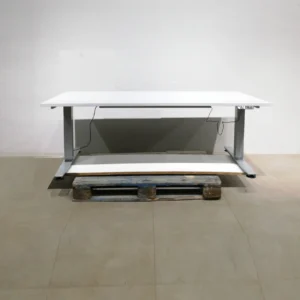Escriptori d'alçada regulable nou 161x80x64cm a cabauoportunitats.com