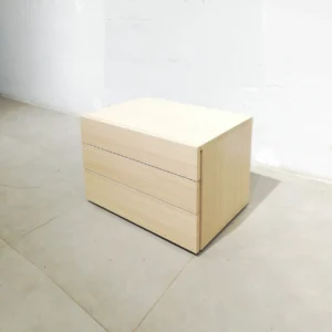 Mesilla de noche de segunda mano en venta en cabauoportunitats.com