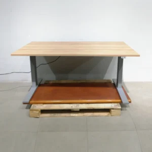 Escritorio de altura regulable nuevo 160x80x70cm en venta en cabauoportunitats.com