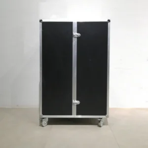 Mostrador-bagul de segona mà de 111cm per a botiga, taller, magatzem... en venda a cabauoportunitats.com