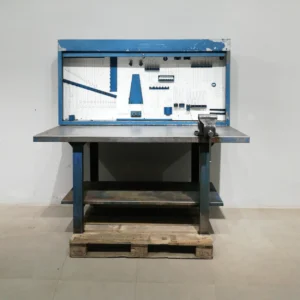 Banc de treball amb armari i cargol de taula 180cm de segona mà en venda a cabauoportunitats.com Balaguer - Lleida - Catalunya