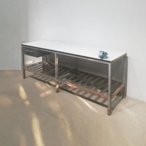 Banc de treball de xapa amb cargol 228x64x84 cm d'ocasió en venda a cabauoportunitats.com