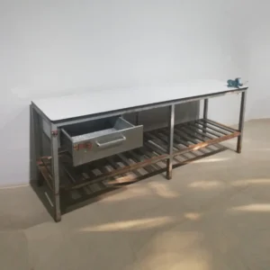 Banc de treball de xapa amb cargol 228x64x84 cm d'ocasió en venda a cabauoportunitats.com