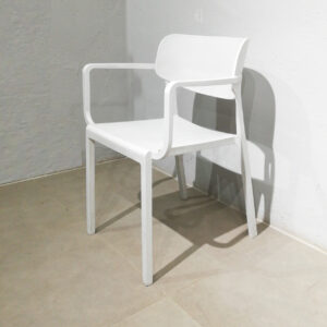 Sillas apilables de plástico gris 55x43x78cm de segunda mano en venta en cabauoportunitats.com