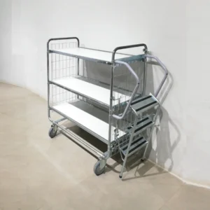 Carro de segunda mano con 3 pisos y escalera lateral en venta en cabauoportunitats.com