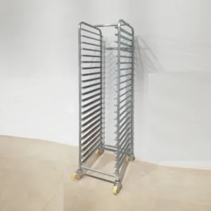 Carro galvanitzat per a 22 safates de 40x60cm de segona mà en venda a cabauoportunitats.com